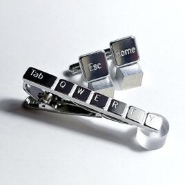 【キーボードネクタイピン＆カフスセット】パソコン好きな方にオススメ！ / プレゼントとしてもお洒落