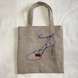 さくらんぼストラップパンプス刺繍のバッグの画像