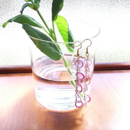刺繍糸とビーズのピアス／イヤリング『ピンク系・2』の画像