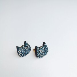 彩漆のねこピアス blue×whiteの画像