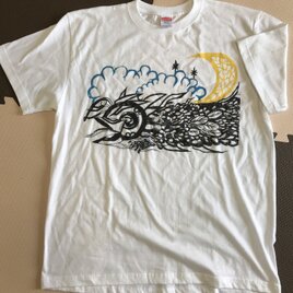 龍と月 Tシャツの画像
