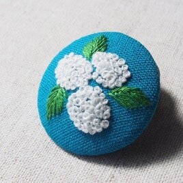 刺繍ブローチ（綿麻ターコイズ)紫陽花　アナベルの画像