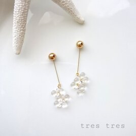 しずくとメタルビーズのイヤリング