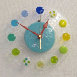 おしゃれで可愛いインテリアにもなるアートな青い時計Ｔ３０