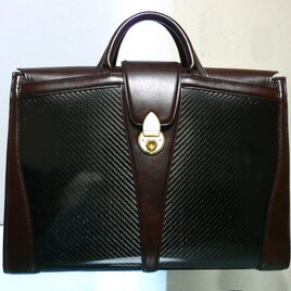 リアルカーボン製バッグ（ブラウン×金具ゴールド）の画像