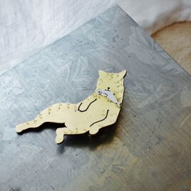 親トラと魚　　猫のブローチの画像