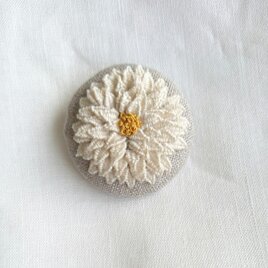 〈受注製作〉刺繍ブローチ white dandelionの画像