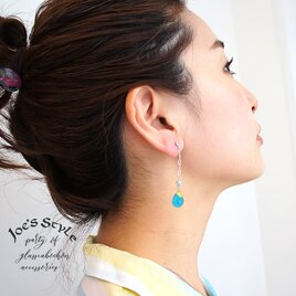 スカイブルーゆれるドロップピアス　ゆれる♪ディープスカイブルーのプチっとドロップ