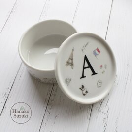 選べるイニシャルとフォント♡パリ柄小物入れ