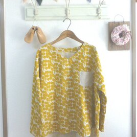 コットンリネン生地　ツリー　Vネックプルブラウス　ML