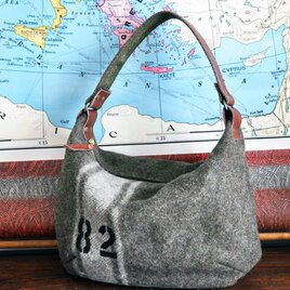 イタリア軍ウールブランケットのワンハンドルショルダー/82