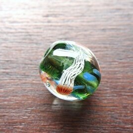 とんぼ玉　赤海月　green sea　17