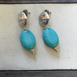 ターコイズの揺れるピアス