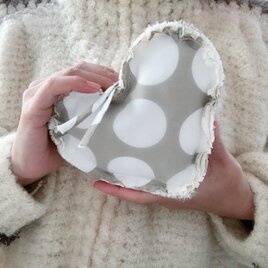 ハートのふかふかポーチ-大きな水玉-