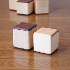 君の音 マラカスキューブ「あずき」２個セット　ウォールナット＋（小）サクラ