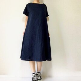 シンプル無地のフレアワンピース＊ふんわりダブルガーゼ＊ダークネイビー＊国産綿100％＊ポケット付き＊半袖