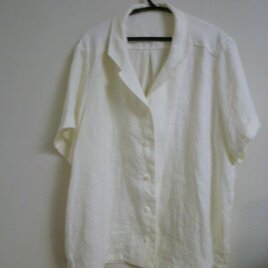 ピュアリネンのテーラード半袖シャツ