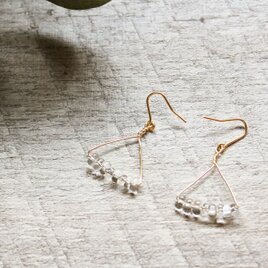 14kgf　クリアチェコビーズの三角ピアス