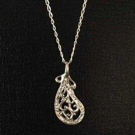 シルバーネックレス　ペイズリー