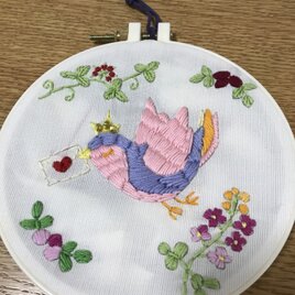 刺繍飾り 鳥の画像