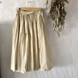 ギャザーたっぷり　ロング　スカート〈beige〉の画像