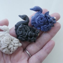 白鳥花ブローチ（送料無料）