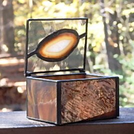 ステンドグラス　茶色の小箱