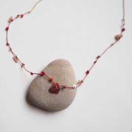 Red silk necklaceの画像