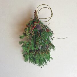 針葉樹のスワッグ