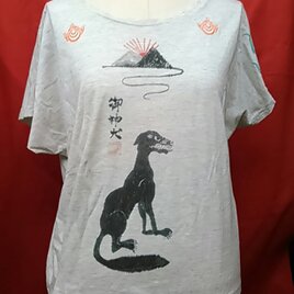 狼ドルマンTシャツの画像