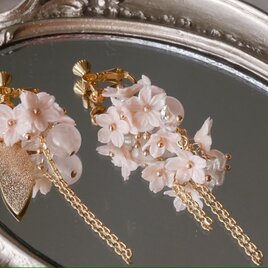 《１月限定受注生産》桜のたより〜桜アシンメトリー耳飾りの画像
