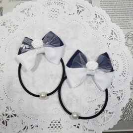 ★りぼん★　白いチュールとバラと紺と白のダブルリボンのヘアゴム