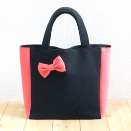 【在庫処分SALE】ファスナーポケット☆きちんと感バイカラーリボン付きトートバッグ　ハンドバッグ　黒×コーラルピンク　　300