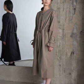 Hole Tuck - Long Shirt - Khakiの画像