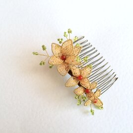 着物に合わせたいお花の髪飾り（ティアラ）の画像