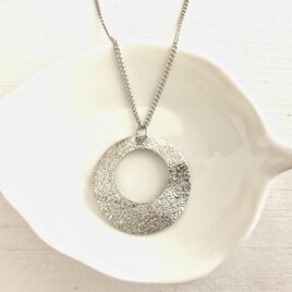 頭からすっぽり被れる 便利なロングネックレス シルバー