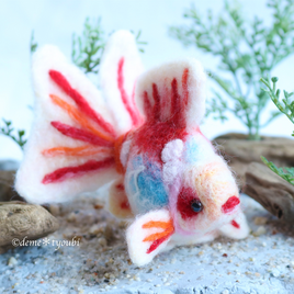 桜琉金　金魚　羊毛フェルト　誕生日　ペット　動物　アクアリウム　透明　母の日　プレゼントの画像