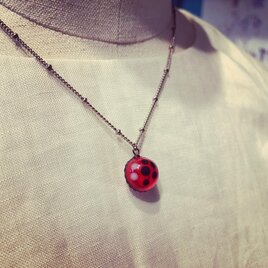 てんとうむしのペンダント