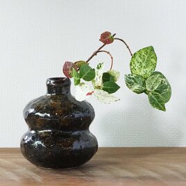 Samadhi 手びねりつぼ-D | iichi 日々の暮らしを心地よくする