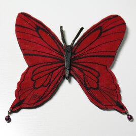 蝶のブローチの画像