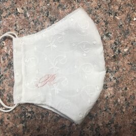 アゴまで隠れる夏用立体マスク☆手刺繍イニシャル　R フィルターポケットあり　1枚
