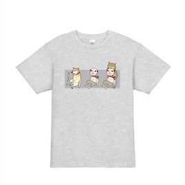 柴犬に噛まれるおじさんのゆるデザインTシャツの画像