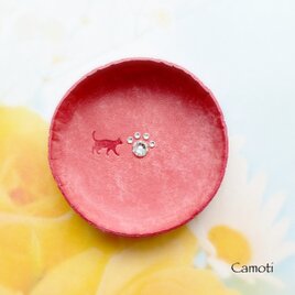 猫と肉球の丸形レザートレイ（本革・ピンク）の画像