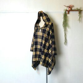サラっと着れる　マスタードチェックのポンチョ　～　ジャケット　コート　羽織る　マント　ケープの画像