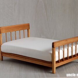 ドール用ベッド　ダブル（色：チェスナット）　1/12ミニチュア家具の画像