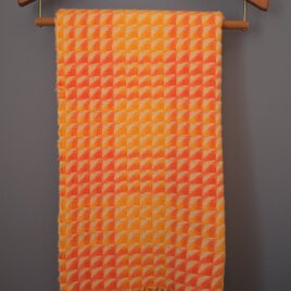 Lambswool blanket -triangleの画像