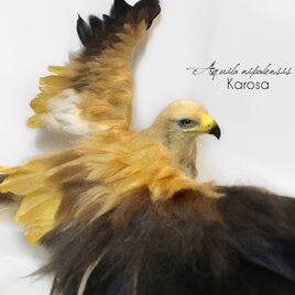 【受注制作】2way　鷲　ワシ　古代アフリカ草原ワシ　黒と金の羽　羊毛フェルト　アートドール