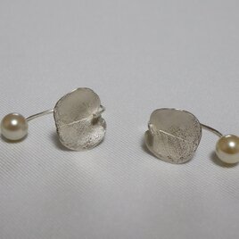 a bud pierced earringの画像