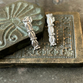 oriental 　縦長　シルバースタッドピアス