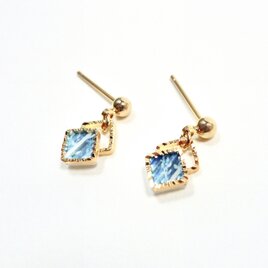 ＊冬白樺＊ キラキラ スクエア ピアス Blue02